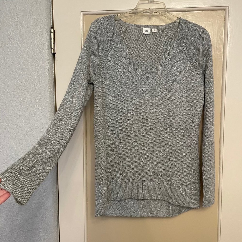 GAP Metallic Silver Gray V-Neck Sweater